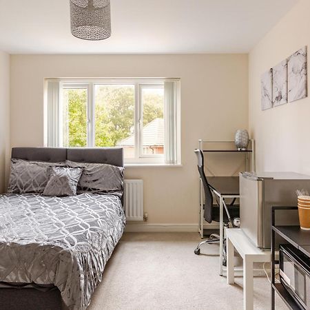 Large Double Room & Private Ensuite Bathroom, Badbury Park, Swindon, Near Great Western Hospital מראה חיצוני תמונה